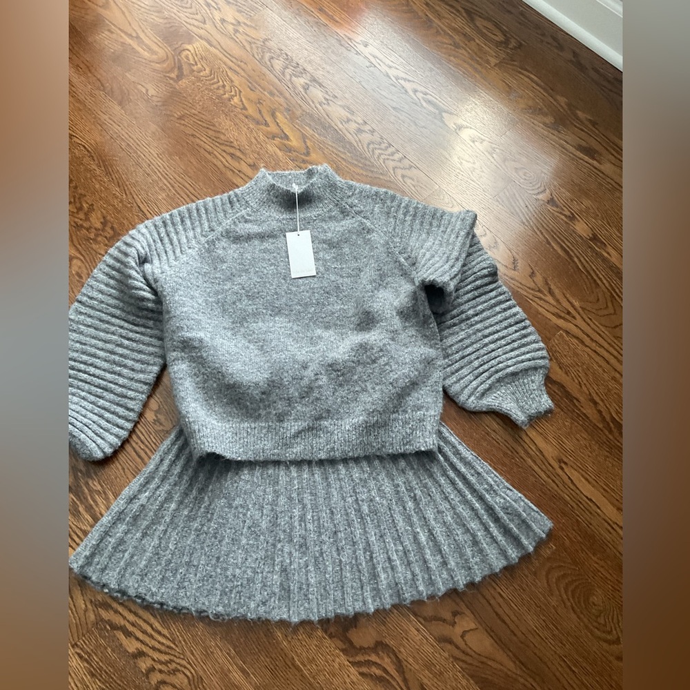 Softie the Label Gabrielle outfit 
Sweater : size small 
Skirt :size Medium